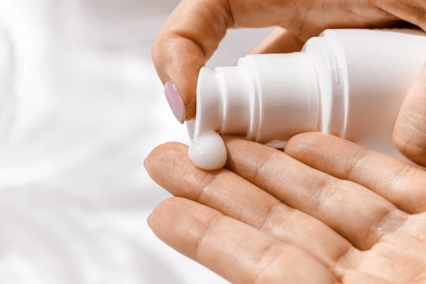 cream-lotion-hands-sunscreen-spa