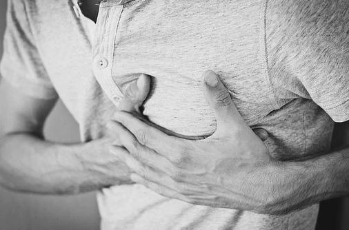 Drink green tea to avoid heart problems. 