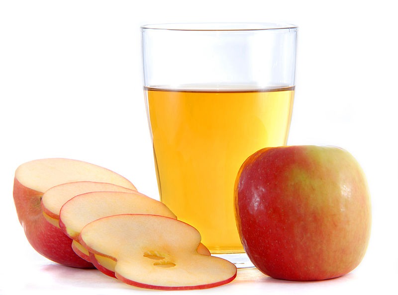 A glass of apple cider vinegar