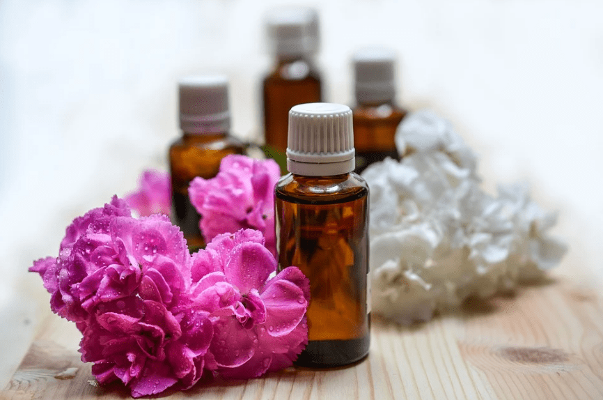 Essential oils could help cure plantar warts in few days. 