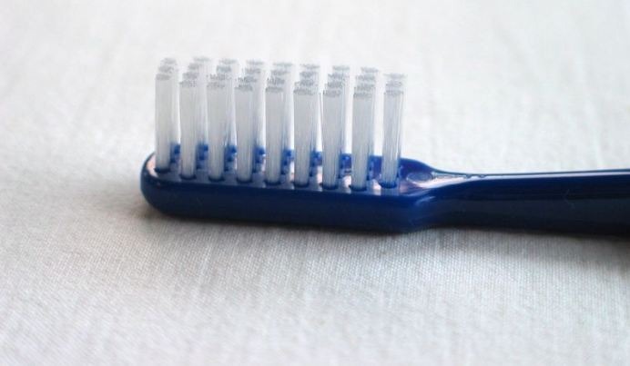Soft bristle toothbrush ensures better teeth health. 