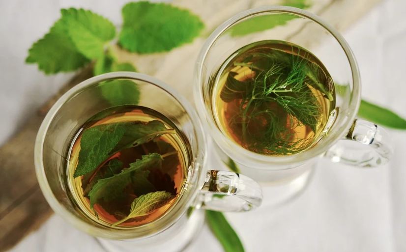 Green tea is quite useful for dealing with inflammation. 