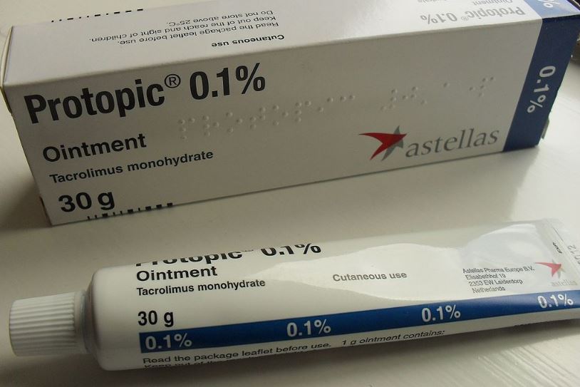 a Tacrolimus 0.1% Ointment